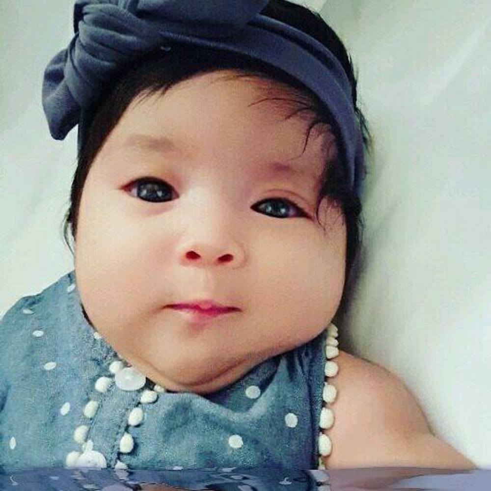 Meet your Posher, Adelina