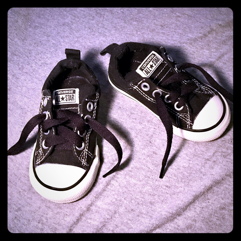 Sz. 6 Kids Converse Low Top Sneakers, Black. NWOT