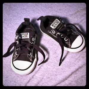 Sz. 6 Kids Converse Low Top Sneakers, Black. NWOT