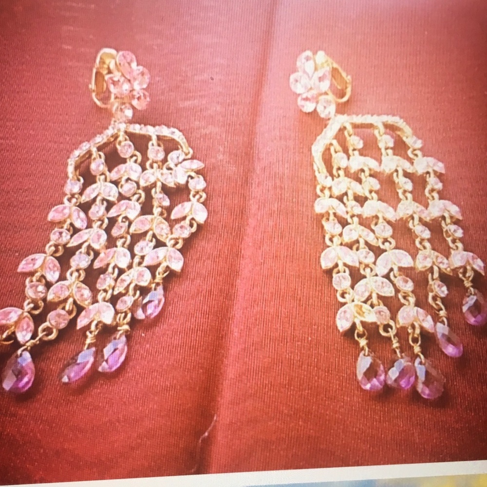 Clip on.....beautiful Chandelier style earrings💕