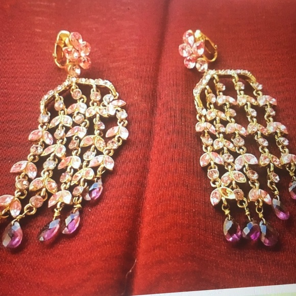 Clip on.....beautiful Chandelier style earrings💕 - Picture 2 of 4