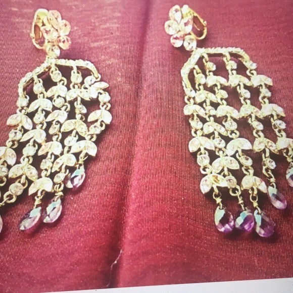 Clip on.....beautiful Chandelier style earrings💕 - Picture 3 of 4