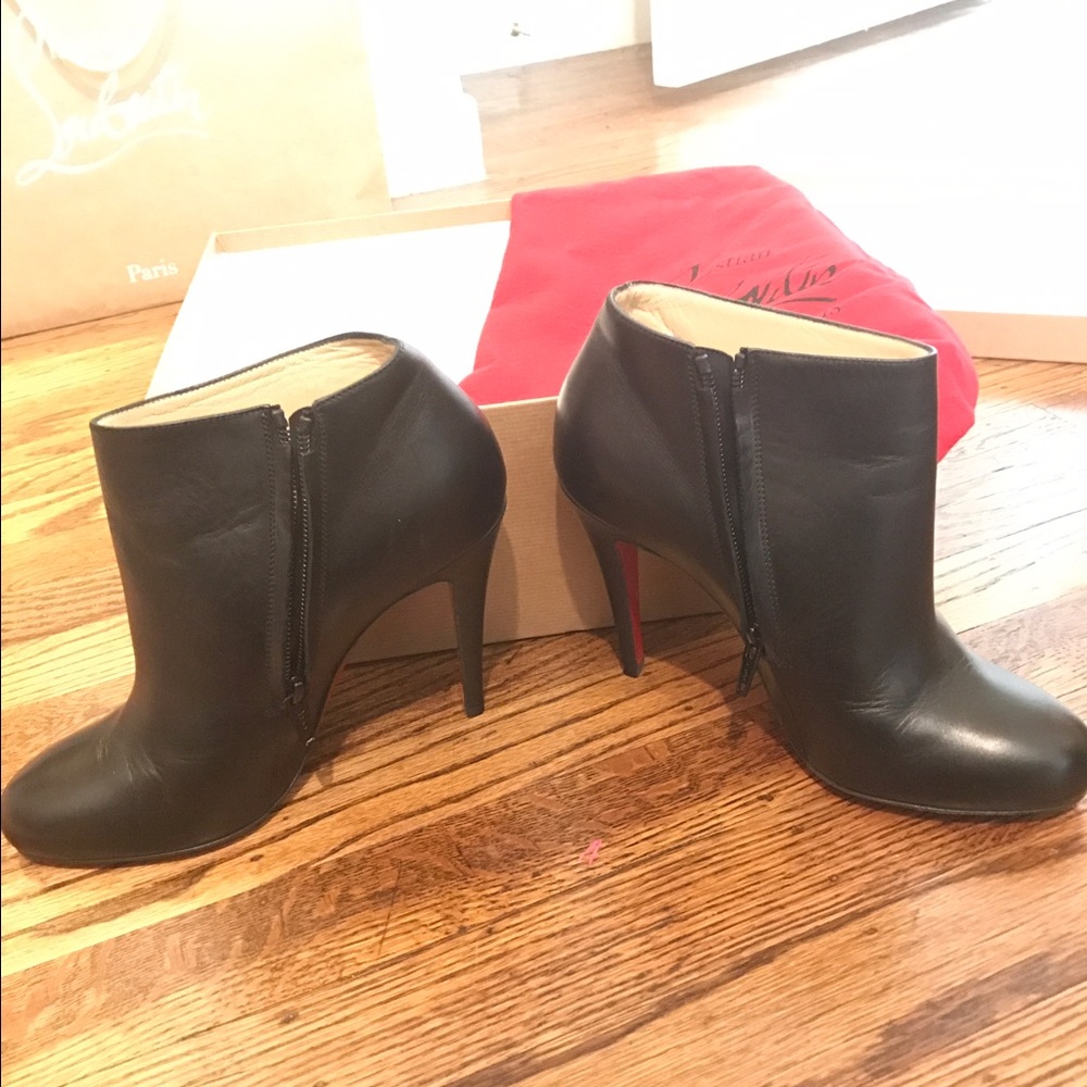 Louboutin Belle booties in black. Size 36.5.
