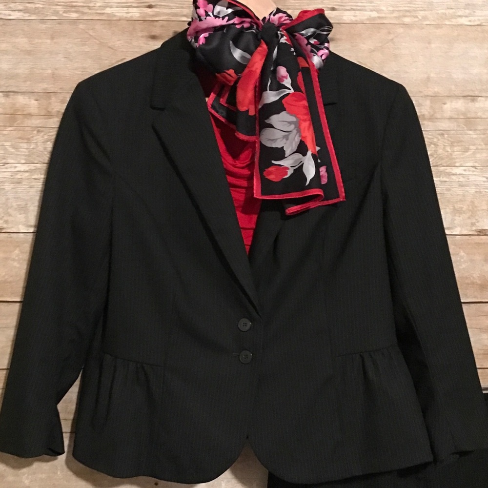 SUPER CUTE Pin Striped Blazer
