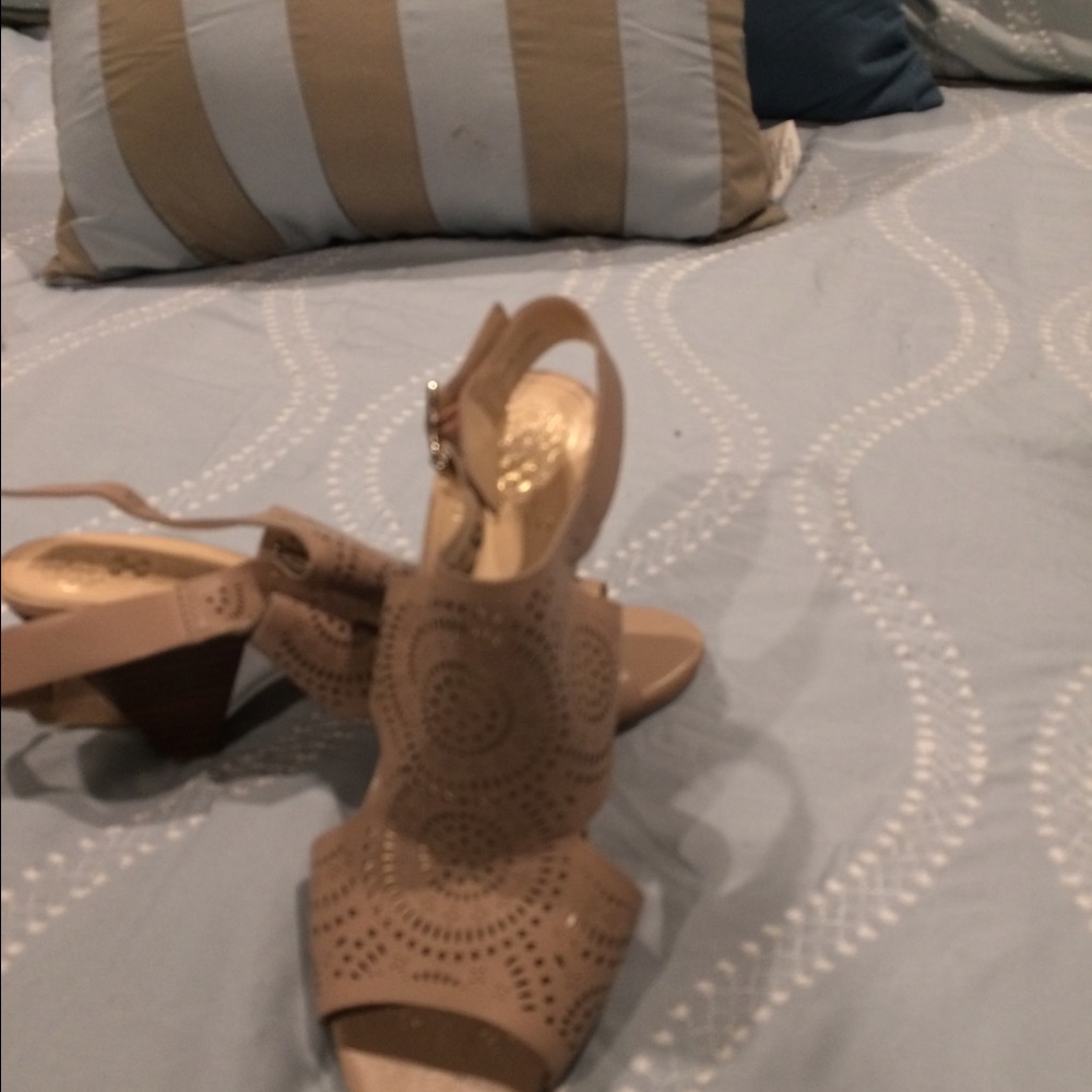 Vince Camutp sandles