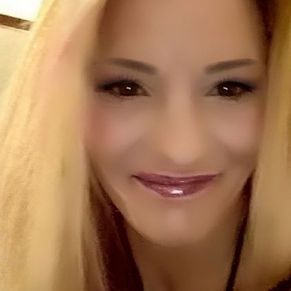 Meet your Posher, Jessica - Picture 1 of 1