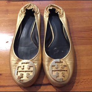 Gold Tory Burch flats. Sz 9