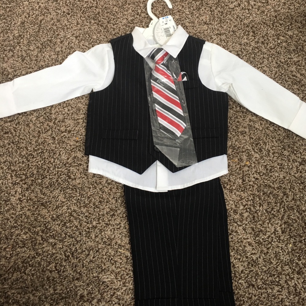 Nwt boys 3pc suit