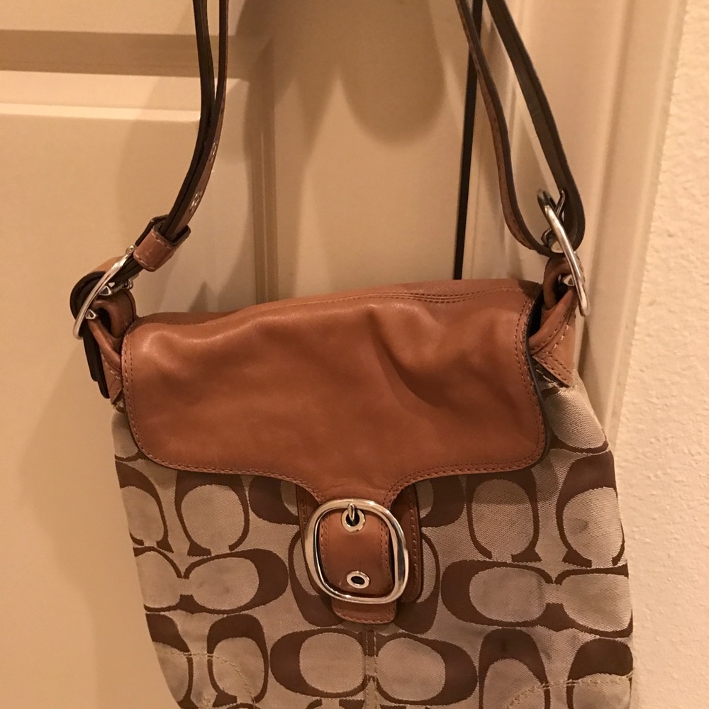 Coach classic shoulder bag