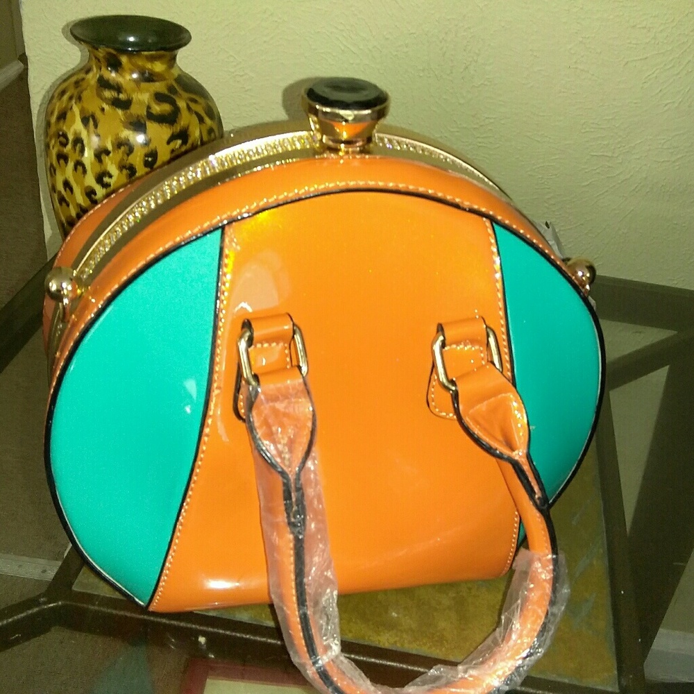 💛*Beautiful Perfume Bottle Handbag!💛