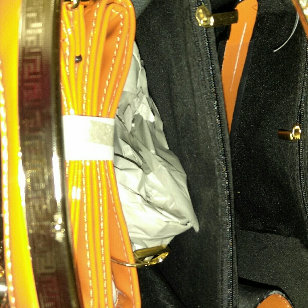 💛*Beautiful Perfume Bottle Handbag!💛 - Picture 2 of 4