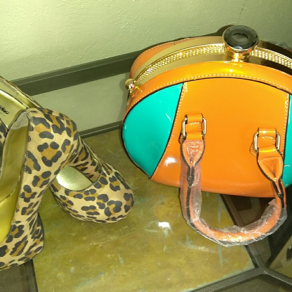💛*Beautiful Perfume Bottle Handbag!💛 - Picture 4 of 4