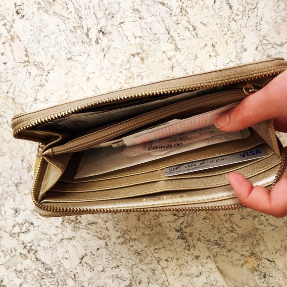 GOLD MICHAEL KORS WALLET - Picture 4 of 4