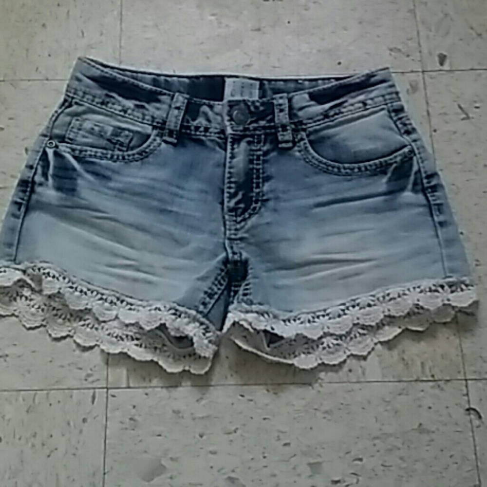 Cut off jeans