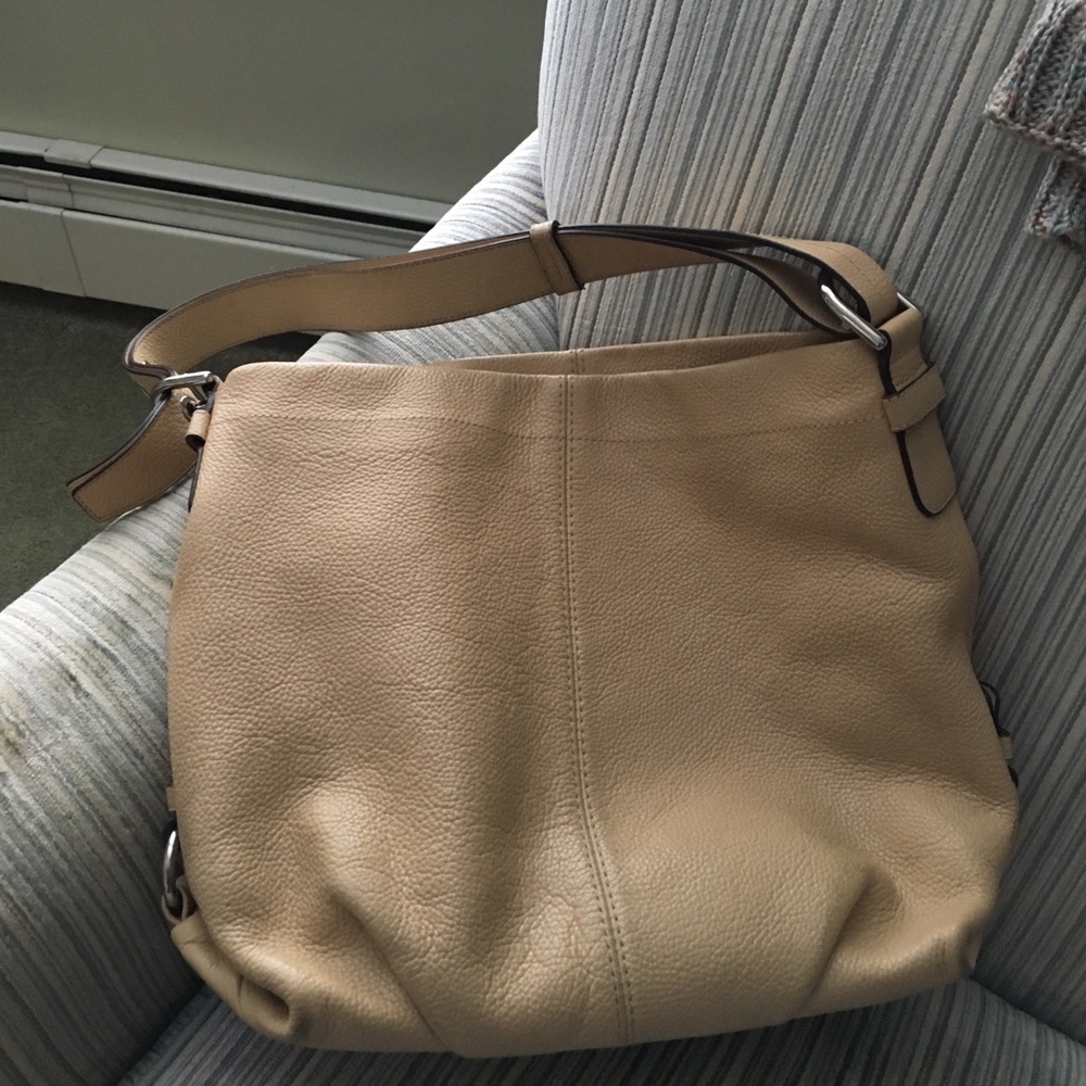 Camel coach bag. In great condition.
