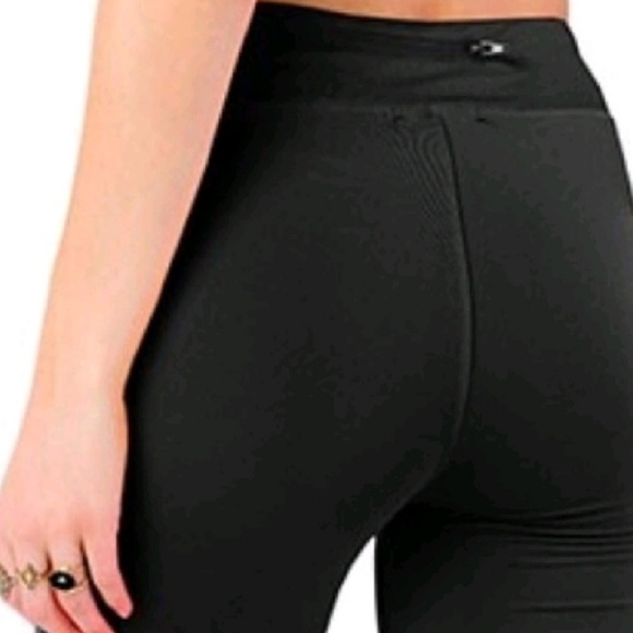 Strappy black capri leggings - Picture 2 of 2