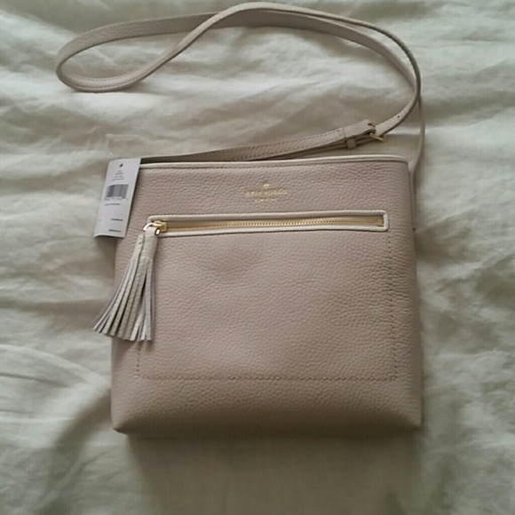 kate spade Handbags - Beautiful NWT dessi Kate Spade crossbody