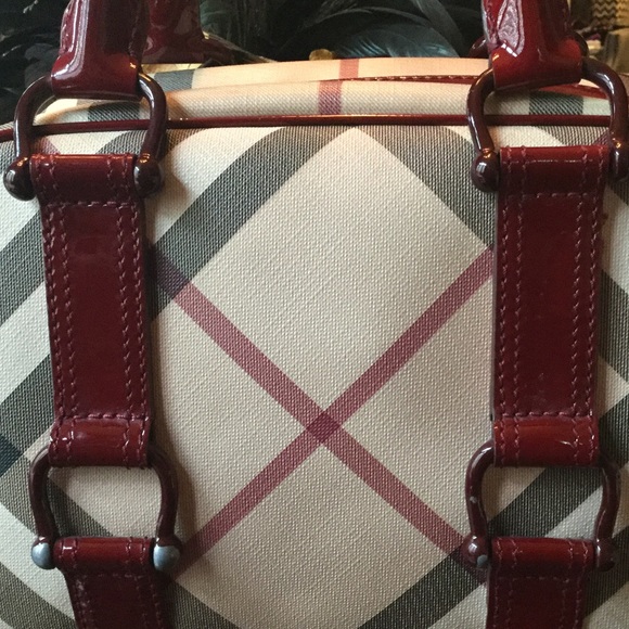 NOW SOLD - ADDITIONAL PICS AUTHENTIC BURBERRY BAG! - Picture 2 of 8