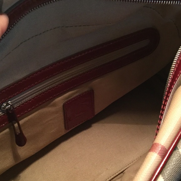 NOW SOLD - ADDITIONAL PICS AUTHENTIC BURBERRY BAG! - Picture 7 of 8