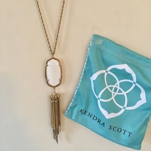 Kendra Scott oval pendent necklace!!