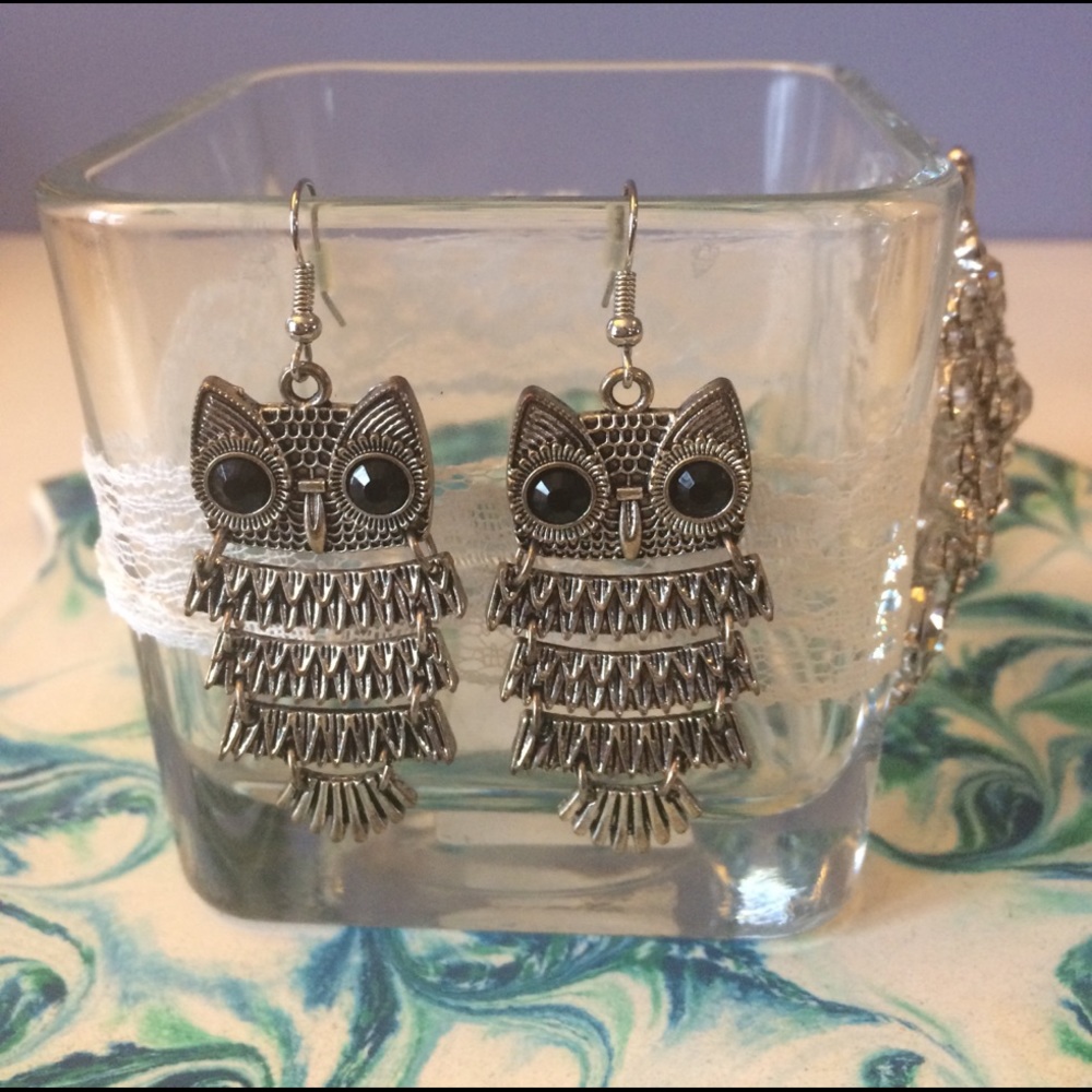 Vintage jewelry bundle- owl earrings & 2 bracelets