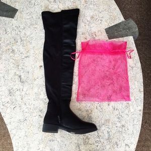 OVER THE KNEE BOOTS
