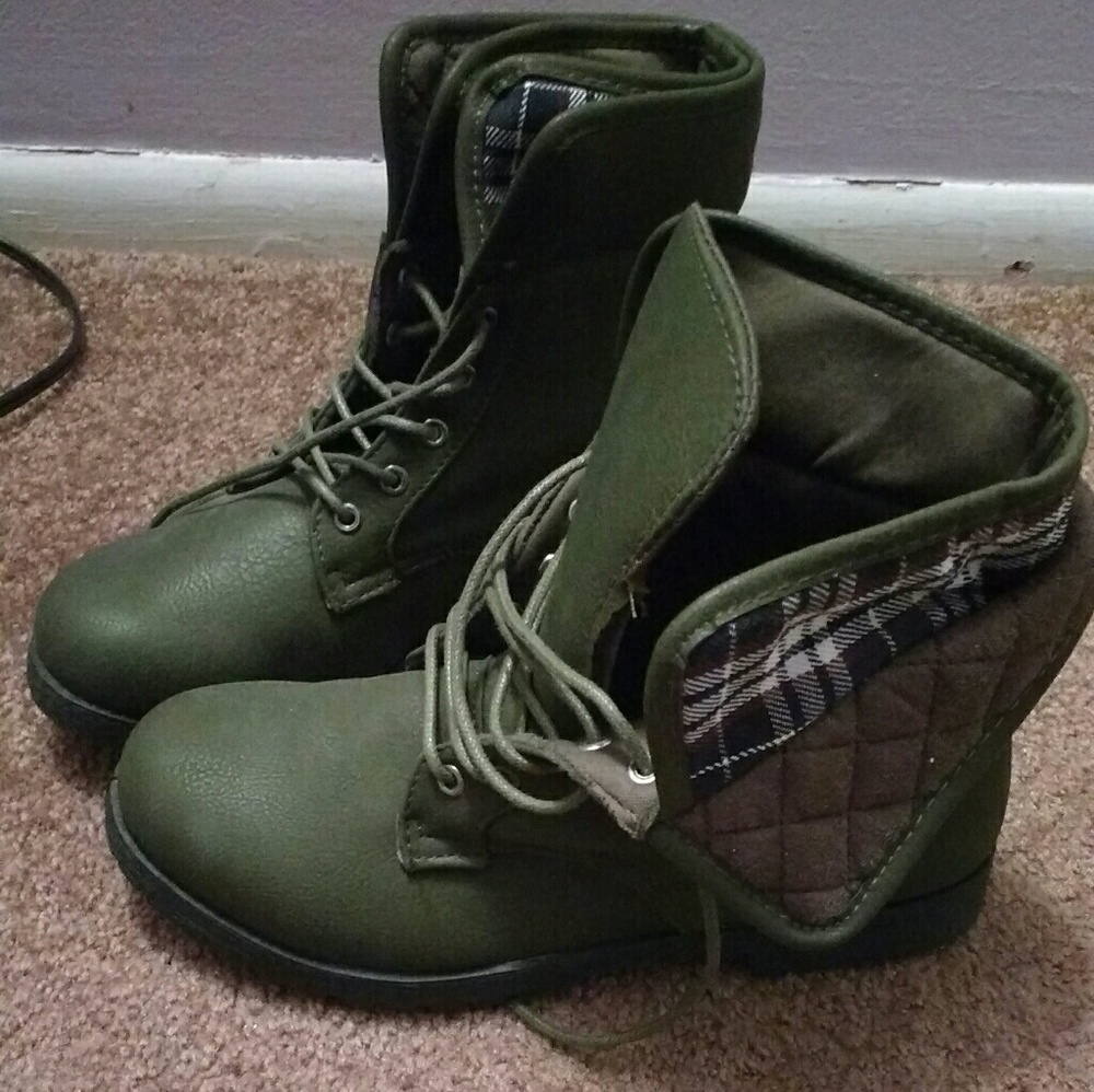 Dark green work boot
