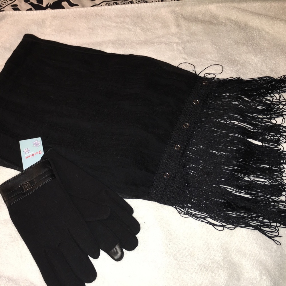 Sale Bundle. Black scarf and gloves