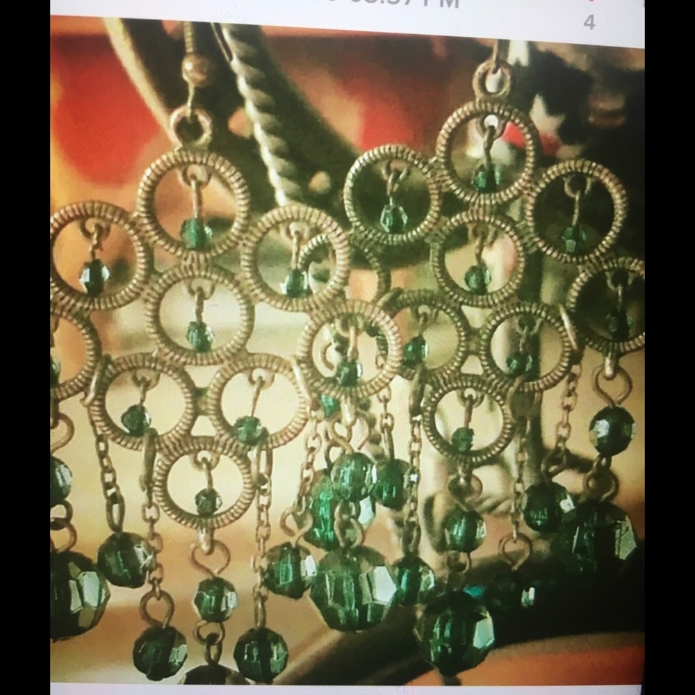 Pretty blush green chandelier earrings💚💚