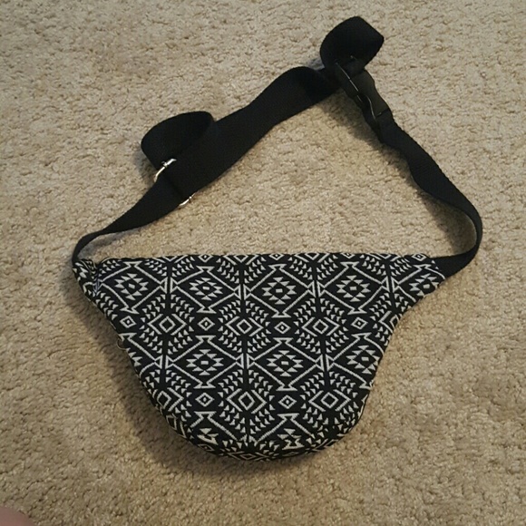 Fannypack - Picture 2 of 2