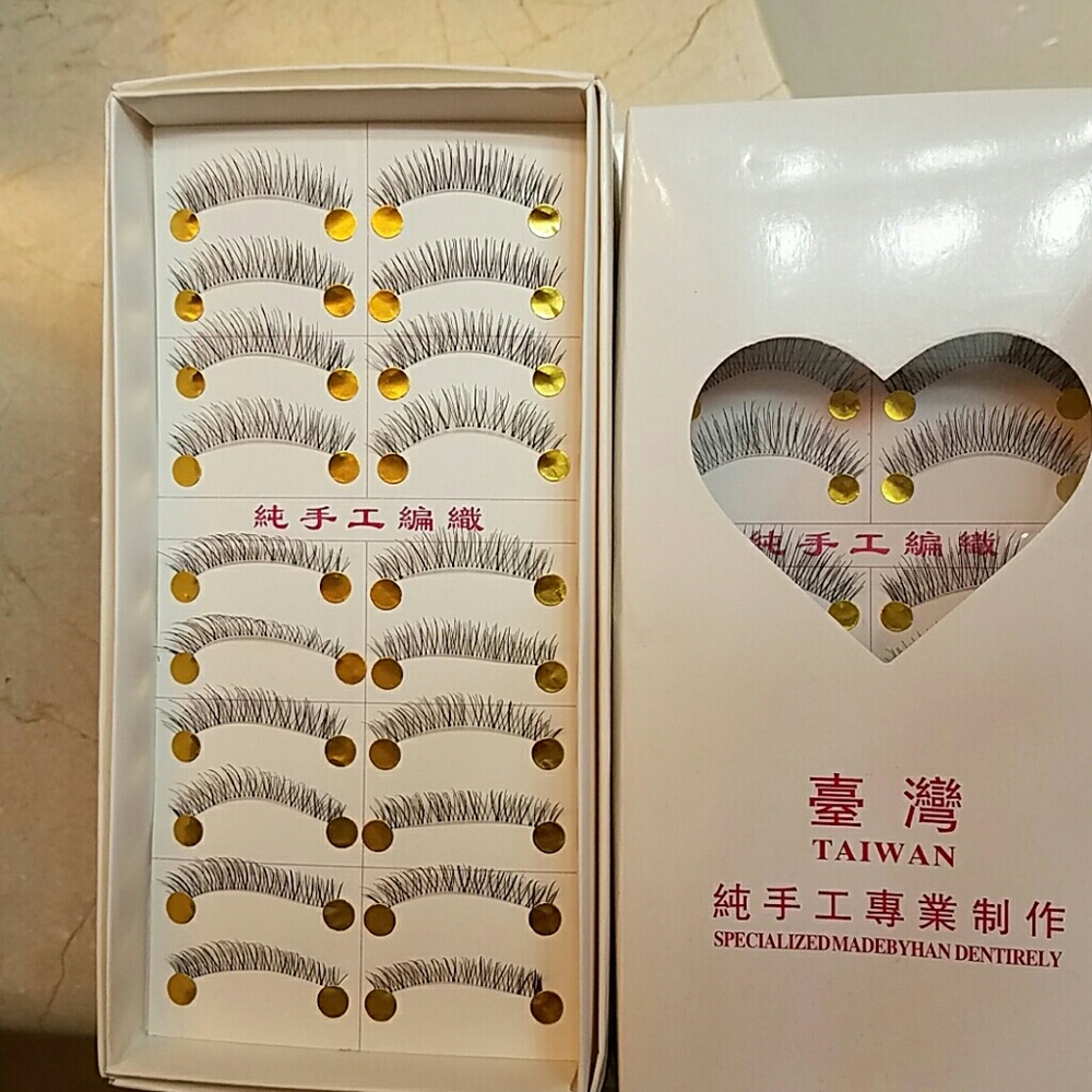False lashes 8 boxes