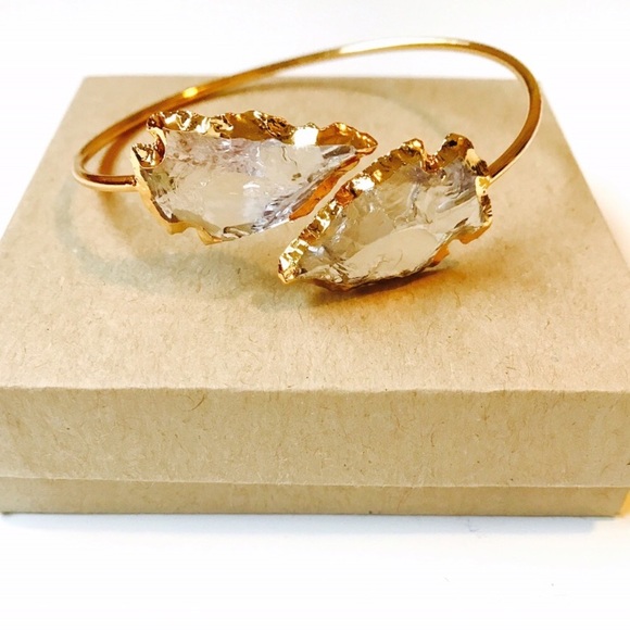 LAST ☝️! Crystal Arrowhead Bangle - Picture 4 of 6