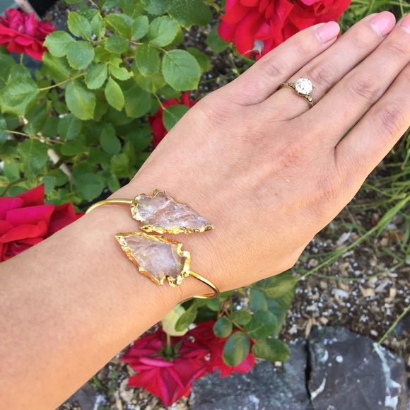 LAST ☝️! Crystal Arrowhead Bangle - Picture 5 of 6