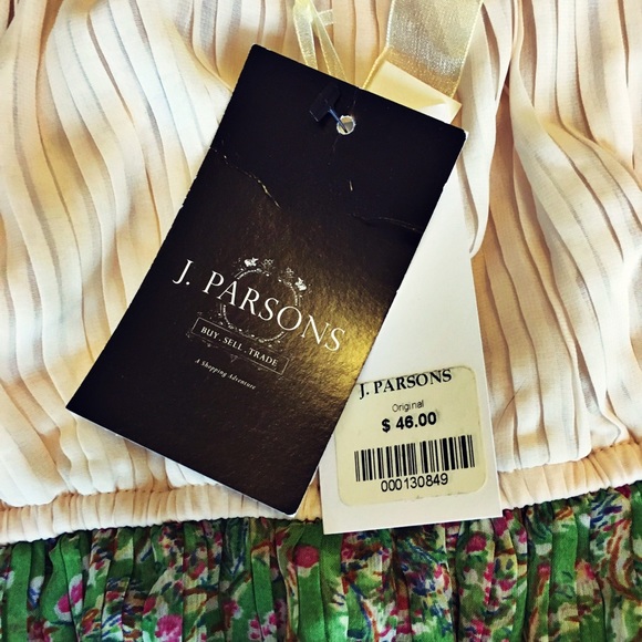 SPRING DRESS - Picture 3 of 3