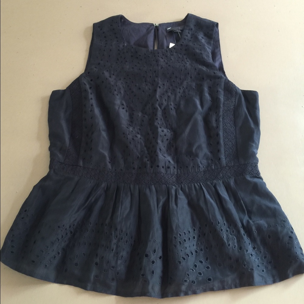 πHPπ J Crew Black Eyelet Ruffle Hem Top - Picture 3 of 6