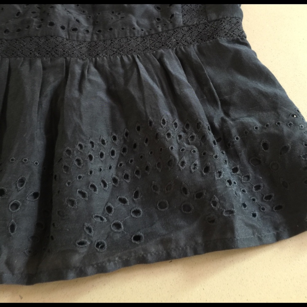 πHPπ J Crew Black Eyelet Ruffle Hem Top - Picture 5 of 6