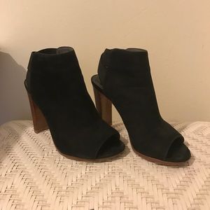 Hereitis open-toe bootie