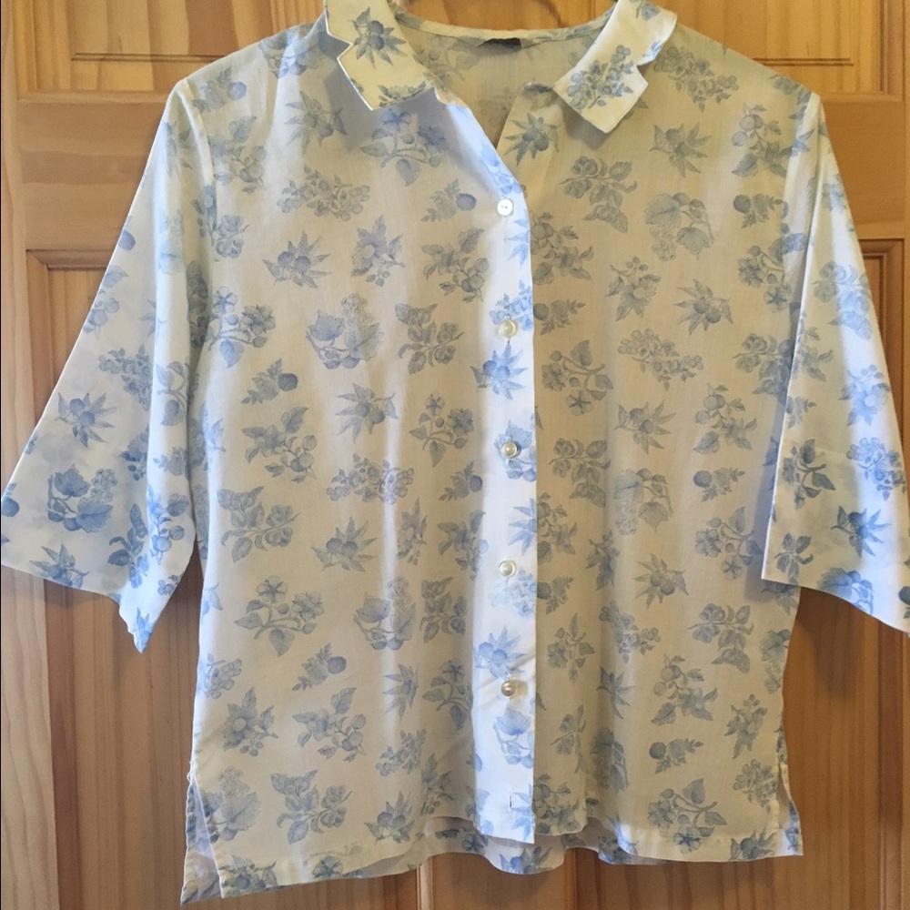 Vintage Woman's short-waisted button-up shirt.
