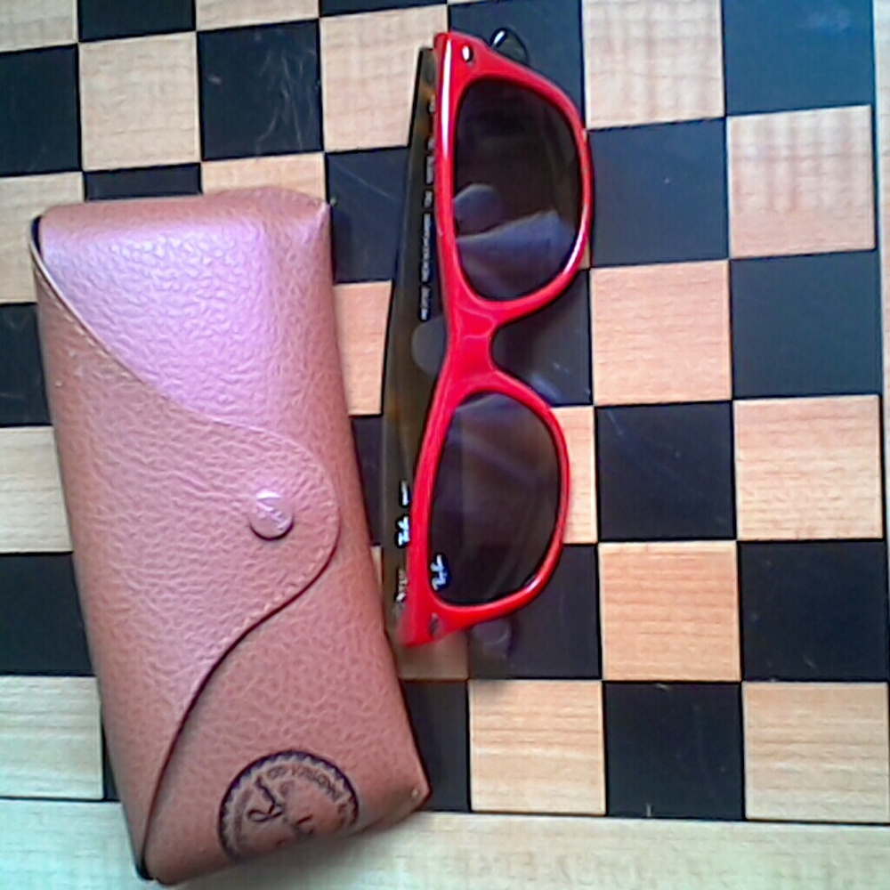 Ray Ban wayfarer tortoise shell sunglasses