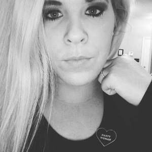 Meet your Posher, Courtney