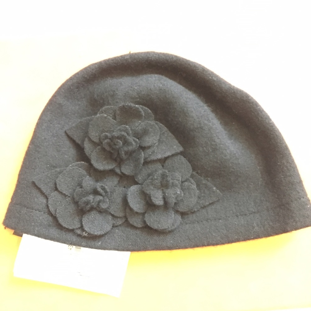 Flower Hat - Picture 2 of 4
