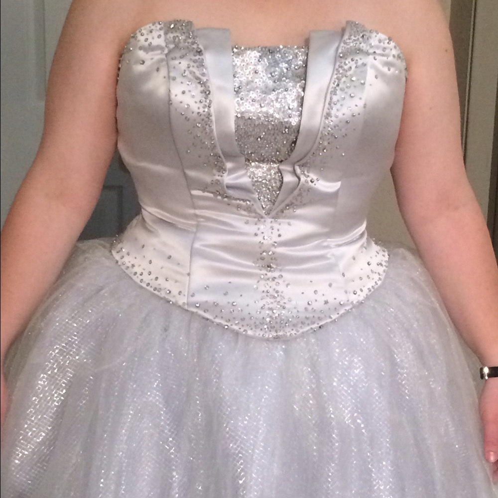 Prom Dress - Picture 3 of 7