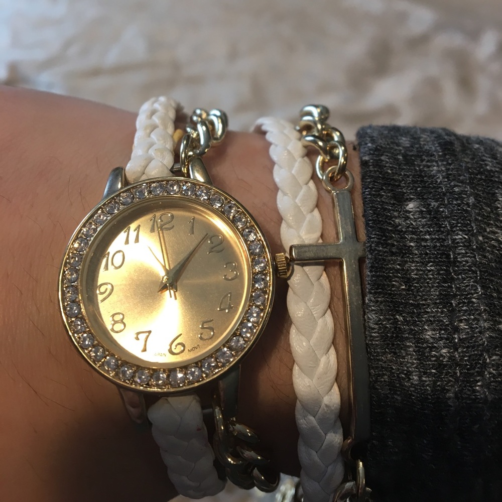 Bundle of watches.
