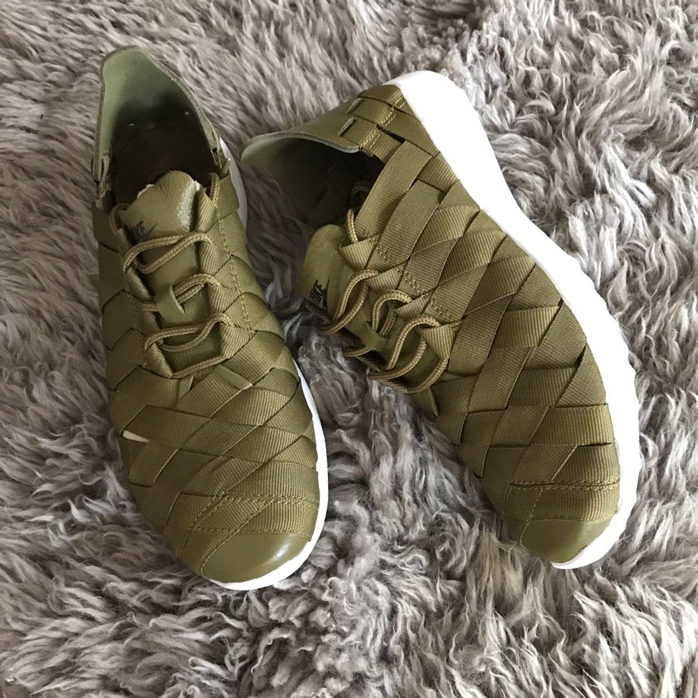 NWT Nike Juvenate Woven Olive Green sz. 7