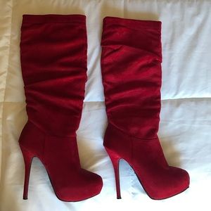 Women's Red winter boots size 6
