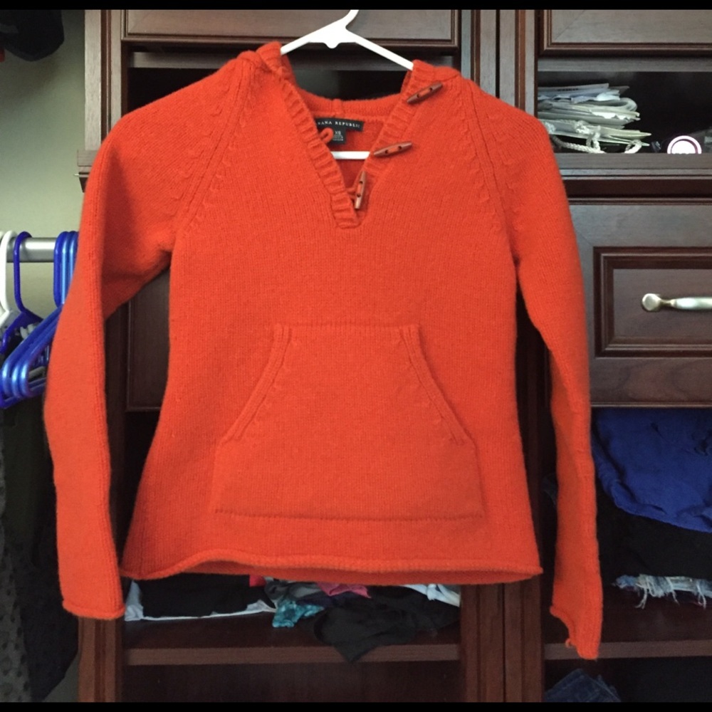 Pullover hoodie