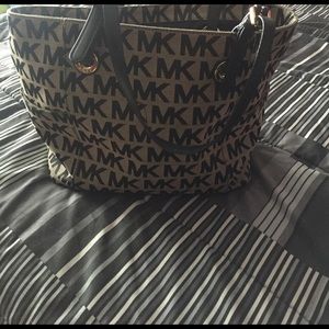 Michael kors purse