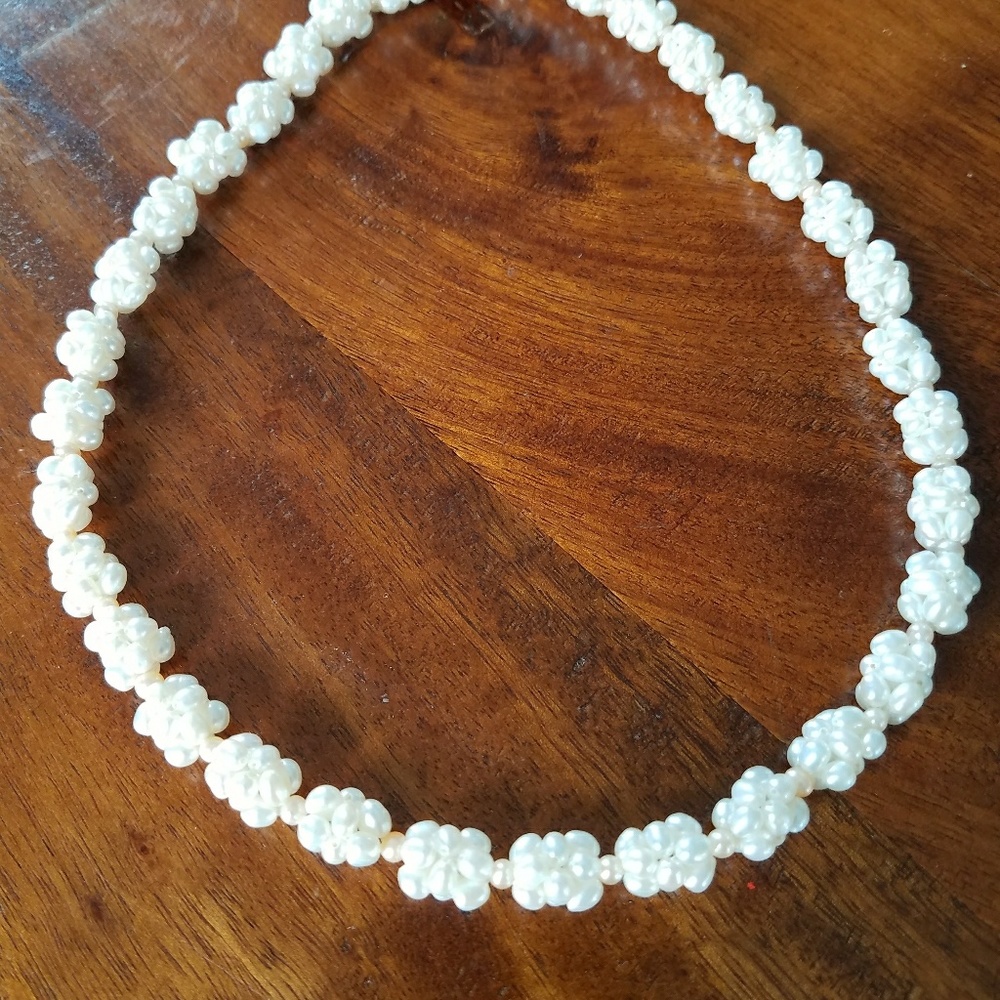Pearl cluster necklace with gold clasp