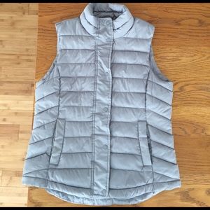 GAP- puffer vest, excellent condition!