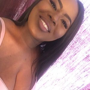 Meet your Posher, Akilah